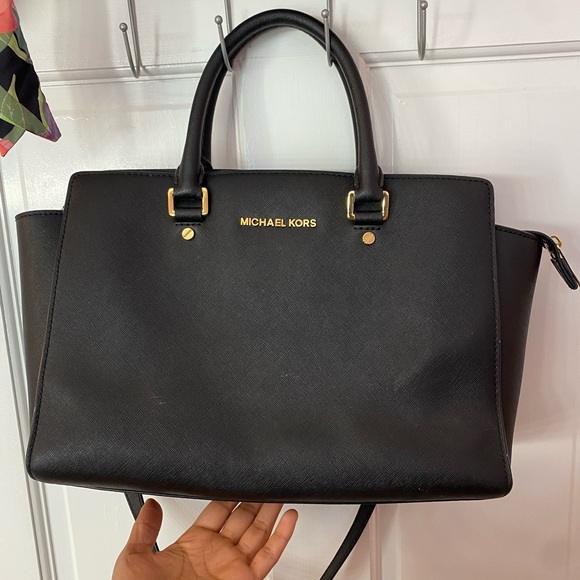 Sold - Picture 1 of 10